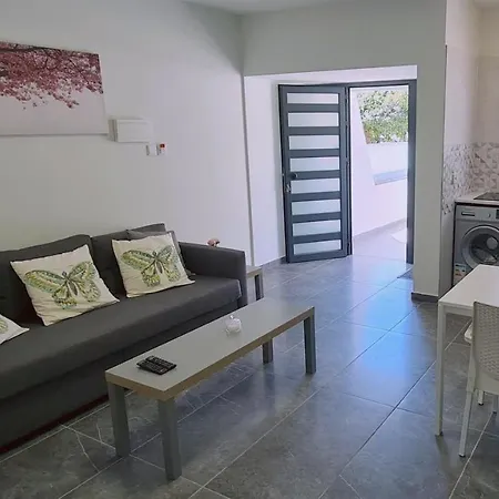 Nissi Twins Apts 아파트 아이아 나파
