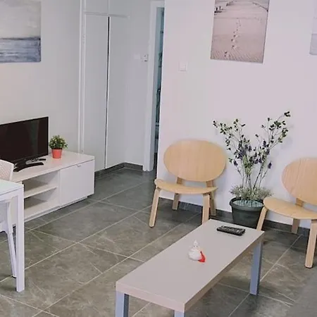 아파트 Nissi Twins Apts