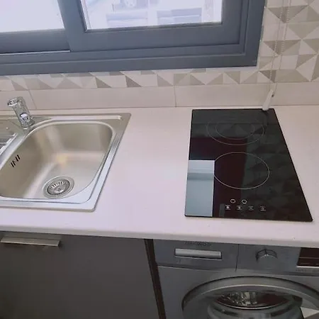 Nissi Twins Apts 아파트