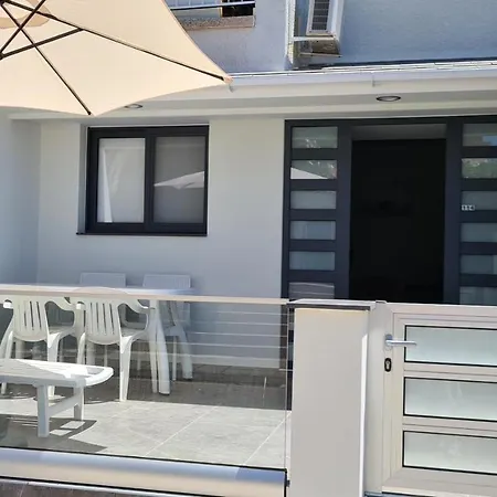 Apartament Nissi Twins Apts
