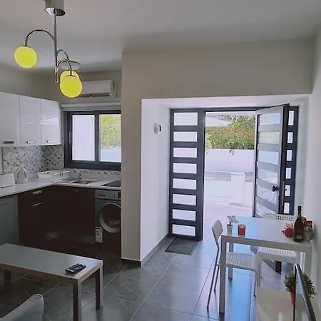 Nissi Twins Apts