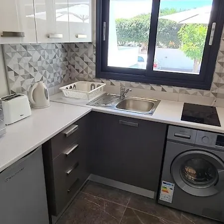 Apartament Nissi Twins Apts