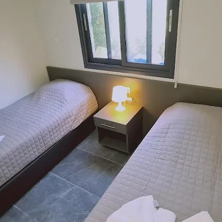 Apartament Nissi Twins Apts